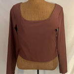 Old Navy active soft wear brown
XL crop top w/scoop neck & long sleeves Photo 0