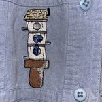 Grandma’s vintage denim shirt with embroidered flowers, birdhouses and birds. Size M Photo 7