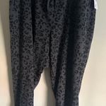 NWT Women’s Livi Active Joggers Animal Print Leopard Sweatpants Plus size 22/24 Gray Photo 0