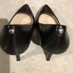 Michael Kors MICHAEL  BLACK PUMP
Alina Flex Leather Pump Photo 1