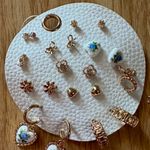 Gold and White Floral Jewelry Set Photo 1