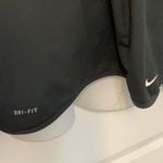 Nike Dri-Fit
Ladies size med Pullover Top grey Photo 2
