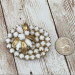 Vintage Unsigned White Milk Glass Oval Flower top Brooch Photo 4