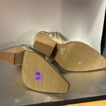 Very G Fashion boots size 6 1/2. Absolutely beautiful the boots have beautiful bling Photo 5