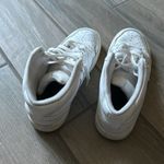 Nike  white tennis shoes Photo 2