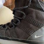 Nike Women's Roshe One High SneakerBoot Photo 3