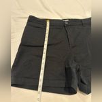 Lee Women’s Sz: 16M Just Below The Waist Black Flat Front Shorts. Slash Pockets. Photo 3