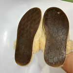 UGG  Scuffette ll women’s tan cream slippers fur lined women’s size 8 winter Photo 7