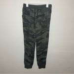 Splendid Camo Jogger Pants Women’s Size M Green Lounge Style Photo 2