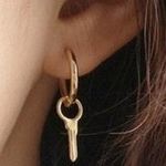 20mm Hoop With Little Key Photo 2