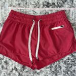 Vuori  Clementine Shorts in Sierra Red Coral Photo 2