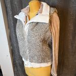 Vanity White/grey Reversible Vest large White Photo 5