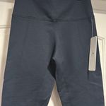CRZ Yoga NWT  Seamless Capris Size M( 8/10). Photo 1