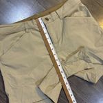 Patagonia EUC  Women's Size 8 Tan Beige Hiking Shorts Back Zip Pocket Activewear Photo 8