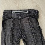 Athleta  Leggings‎ Womens Size XS Prisma Stride Capri Black Grey Style 983394 Photo 4