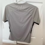 Nike Nwt  Women's Gray Athletic Shirt Photo 2