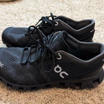 on cloud  Running Shoes Photo 0