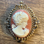 Vintage 1970s Avon Gold Tone Cameo Solid Perfume Locket Brooch Photo 0