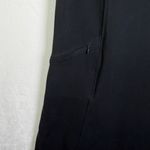 TOAD&CO Women’s Black V Photo 1