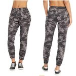 Spanx  Stretch Twill Jogger Pull On Camouflage Pant Women Size‎ medium Photo 1
