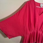 M Shop the Mint V Photo 4