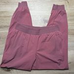 Avalanche Women's Lightweight Stretch Woven Jogger Photo 2