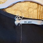 “Mi Ami" V Photo 6