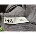 ZARA  Gray V Neck Knit Crop Top Size Small Photo 2