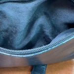 None UNBRANDED BLACK SHOULDER BAG OUTSIDE ZIPPERED POCKET OUTSIDE LATCHED POC… Photo 7