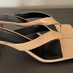 Marc Fisher Cadence Heeled Square Toe Sandal Thong Patent Leather Beige 8.5 Photo 3