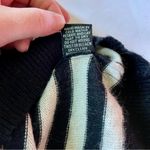 BCBGMAXAZRIA BCBGMAXAZIRA black and white stripe v neck sweater size large Photo 7
