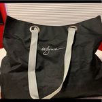 WYNN Las Vegas hotel black signature tote Photo 1