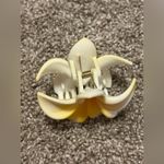 (No Brand) Plumeria Flower Yellow/White Claw Clip: 3” Yellow Photo 3