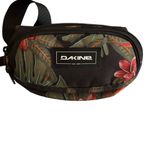 Dakine  Black/Red/Green Floral Belt Bag One Size Adjustable Strap Unisex Photo 1