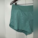Athleta Run With It Printed 3.5" Short M Photo 1