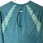 Lucy Long Sleeve Shirt Top Open Back Women’s Size XS Teal Blue Thumbholes Photo 5