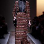 Valentino Garavani Valentino Rockstud women’s black leather shoulder bag Photo 3