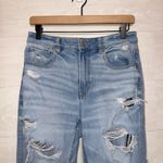 American Eagle  High Rise Distressed Mom Jeans Raw Hem Stretch size 6 Photo 3