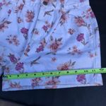 American Eagle  Womens Shorts Floral Size 4 Photo 8