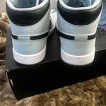 Jordan  1 mid se  Photo 3