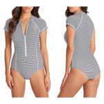 Sea Level Short Sleeve Front Zip One Photo 7