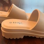 Rouge Helium Women’s Cream Slides with Cushioned Sole - 7.5 Photo 3