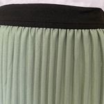 Green Pleated Maxi Skirt Photo 2