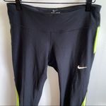 Nike  Dri Fit cropped leggings - black/green Photo 4