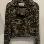 Tart Collections Women's Black and Gray camo lightweight Jacket with zippers Size XS Photo 0