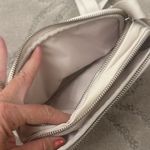 Lululemon  camera bag in white opal great condition Photo 2