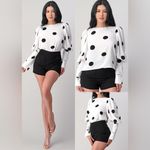 La Vie Top, long balloon sleeves black dots Super cute NWT White Size M Photo 1