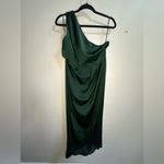 NEW Showpo Felt So Happy Midi One Shoulder Drape Dress Emerald Women’s 10 Easter Green Photo 3