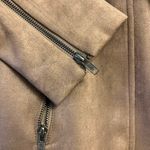 Listicle Jacket Photo 1