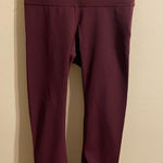 Lululemon Women's  Maroon Straight Leg Cropped Mid-Calf Leggings Size‎ Small Photo 0